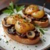 Брускетта с грибами и грушей