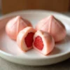Моти с клубникой