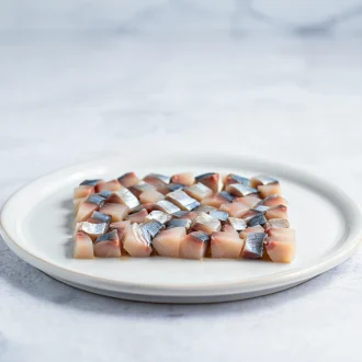 Лук мелко нарезать