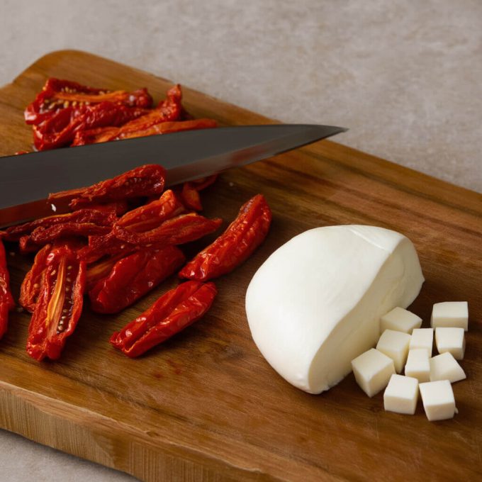 Нарежьте начинку