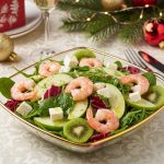 Салат с креветками и киви