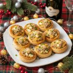 Тарталетки из слоёного теста с тунцом