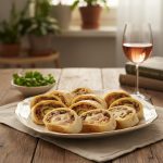 Сырный рулет в лаваше с ветчиной и грибами